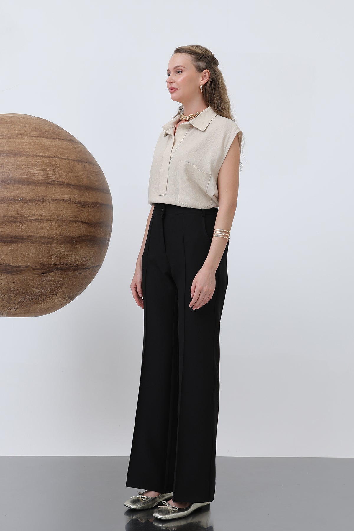 Marinblå ribbstickade byxor för kvinnor