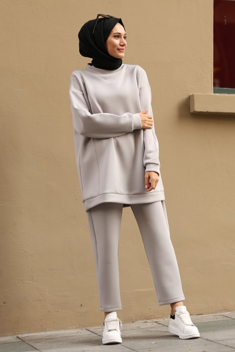 Gizce Egea Grå kostym