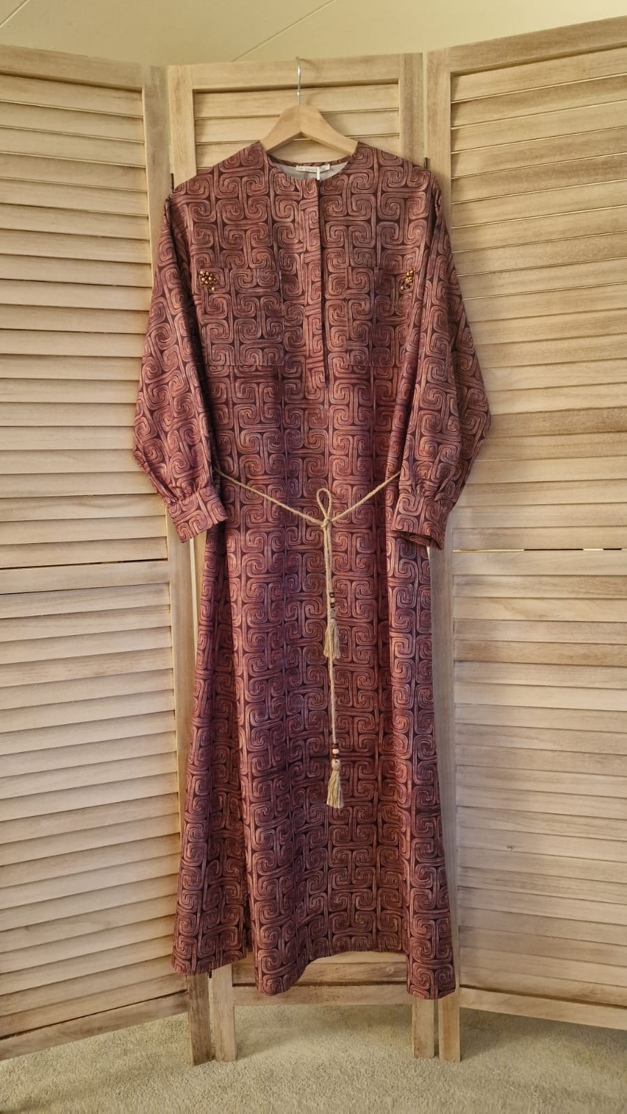 Armine brun klänning