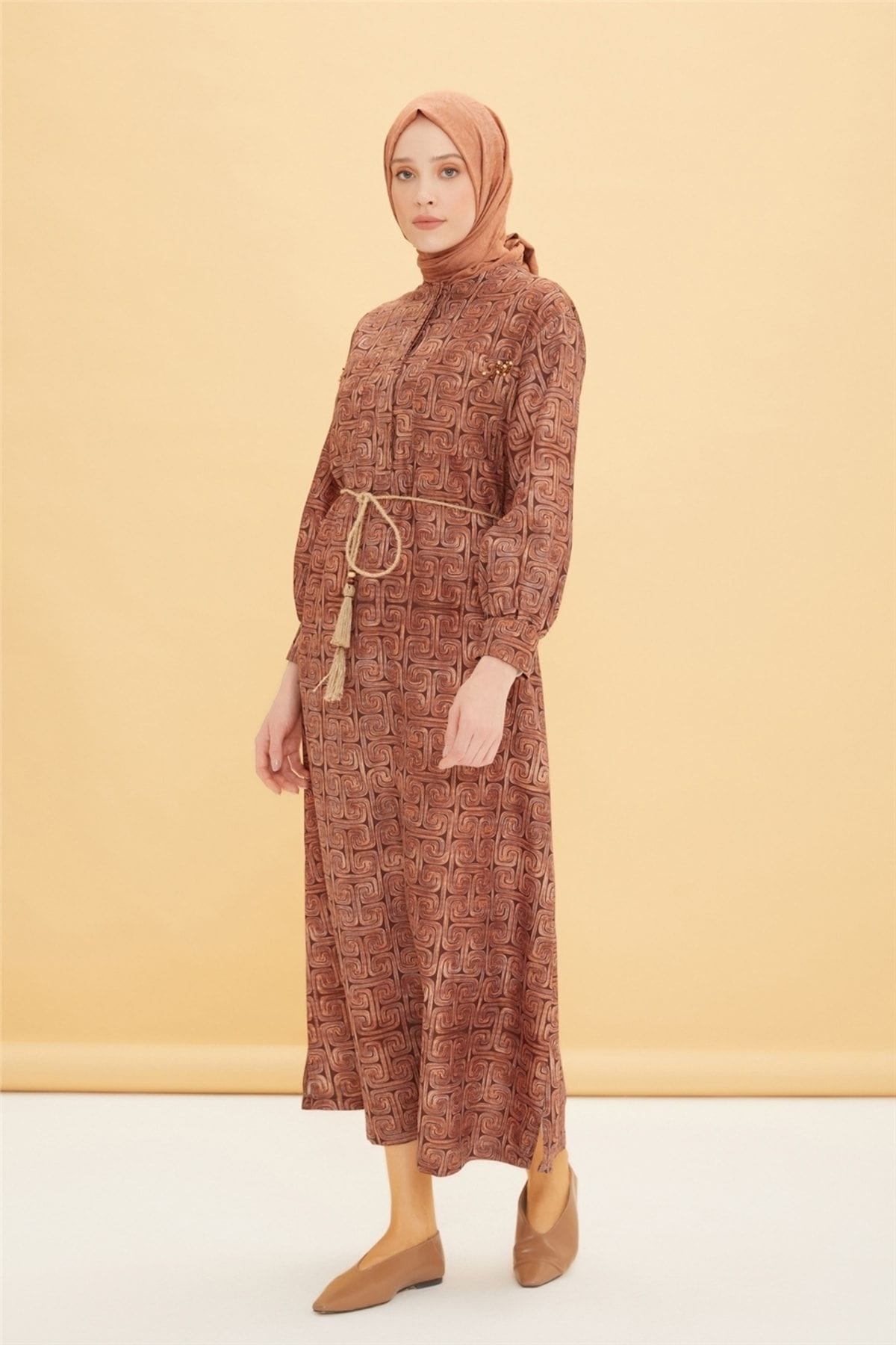 Armine brun klänning