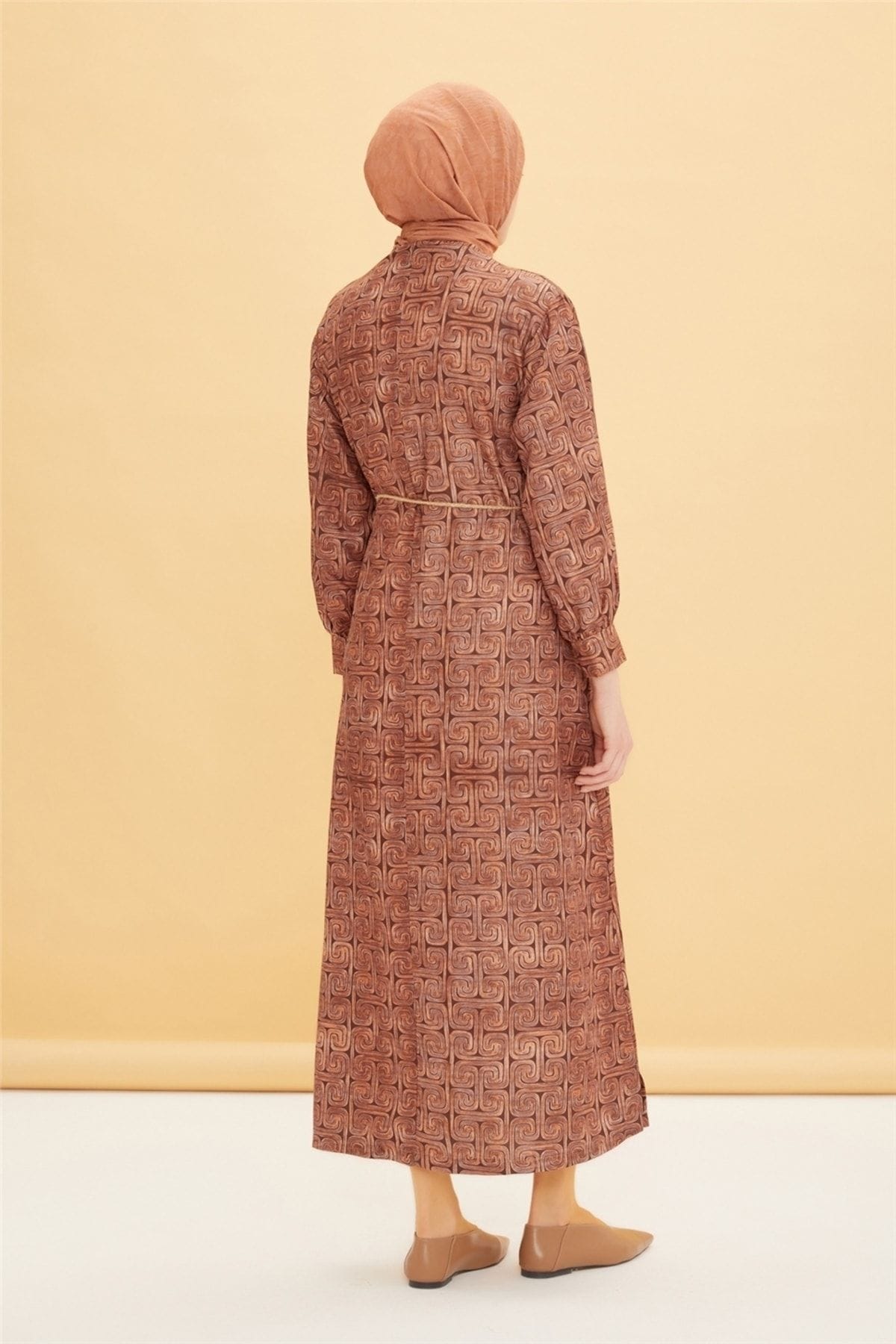 Armine brun klänning