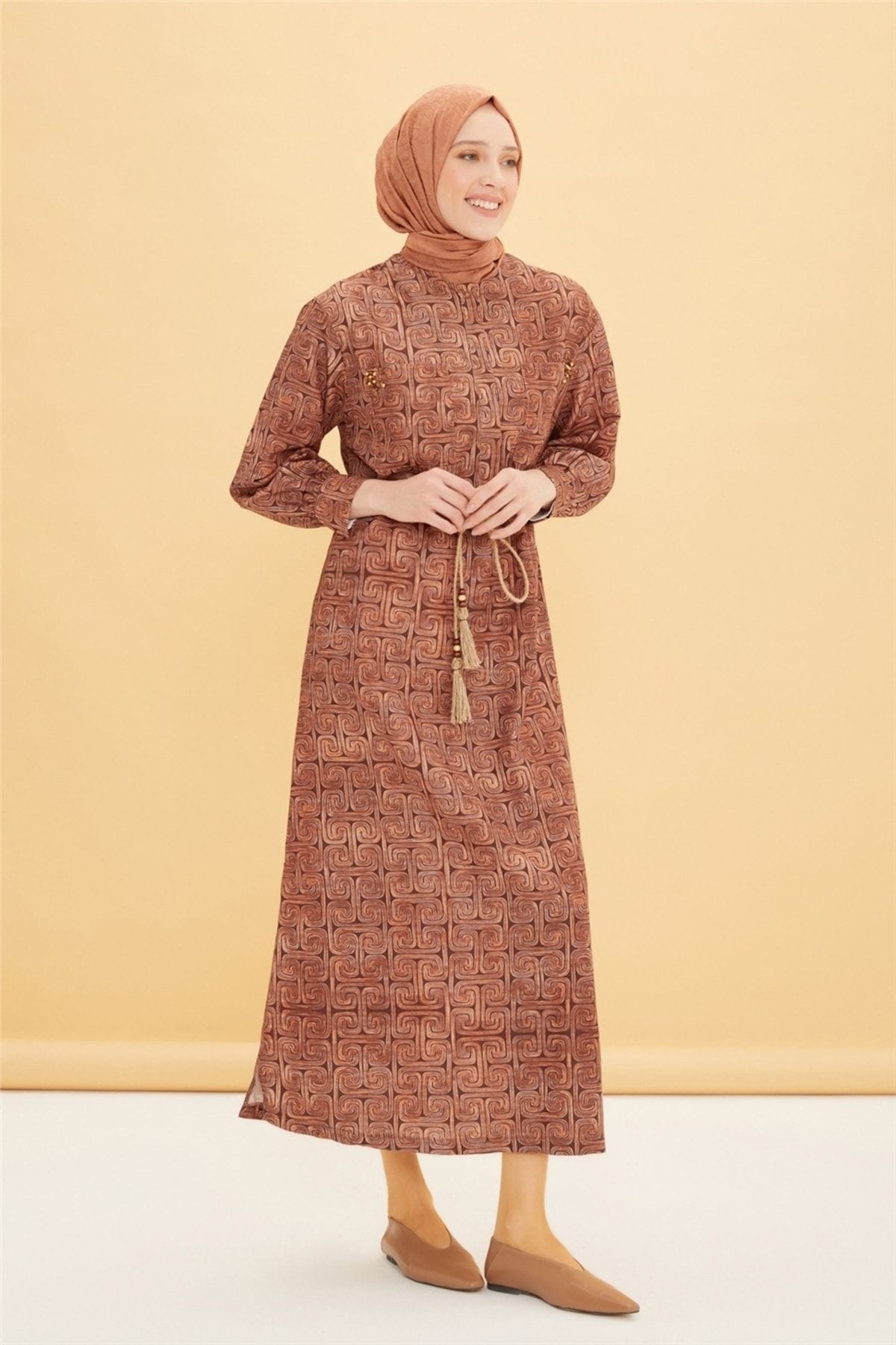 Armine brun klänning