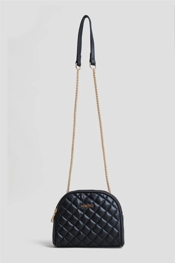 Armine quiltad väska svart