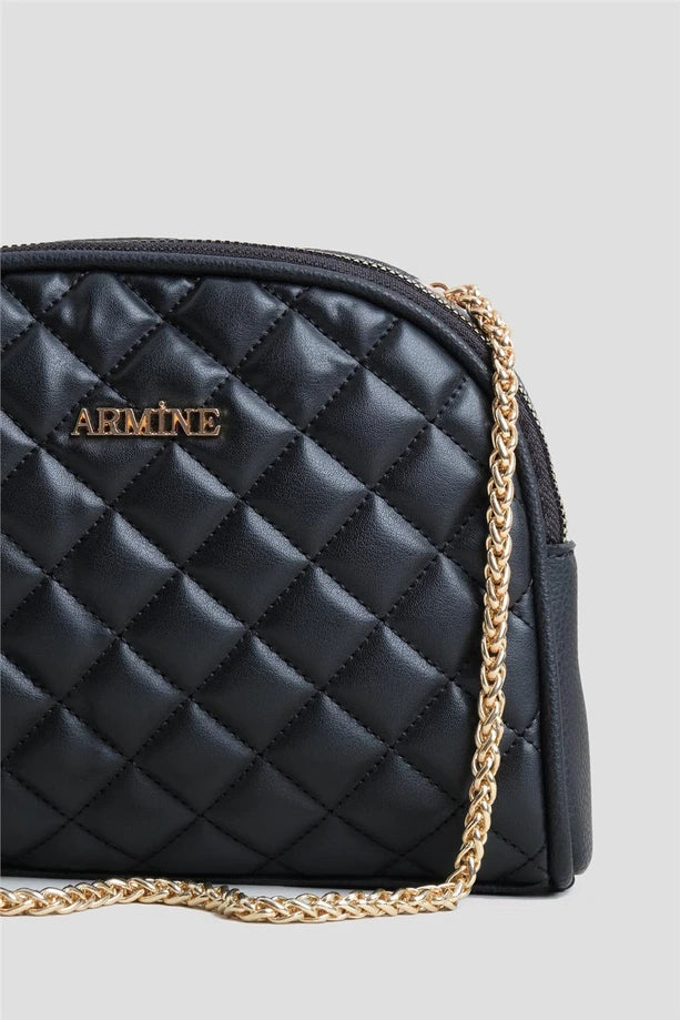 Armine quiltad väska svart