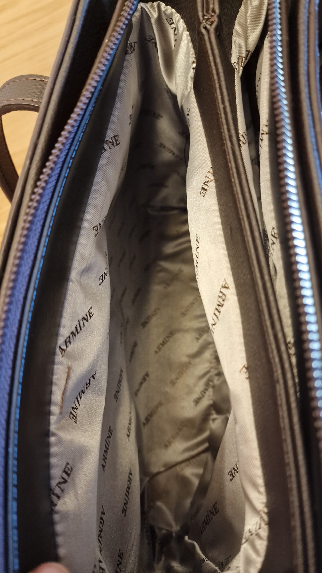 Armine Pia brun väska