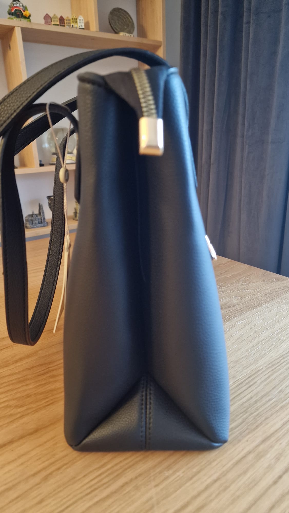 Armine Pia svart väska