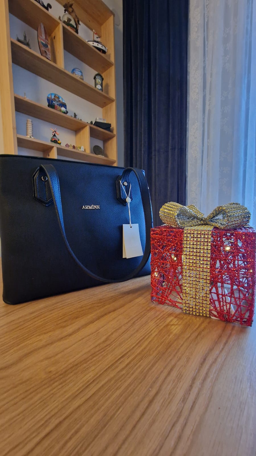 Armine Pia brun väska