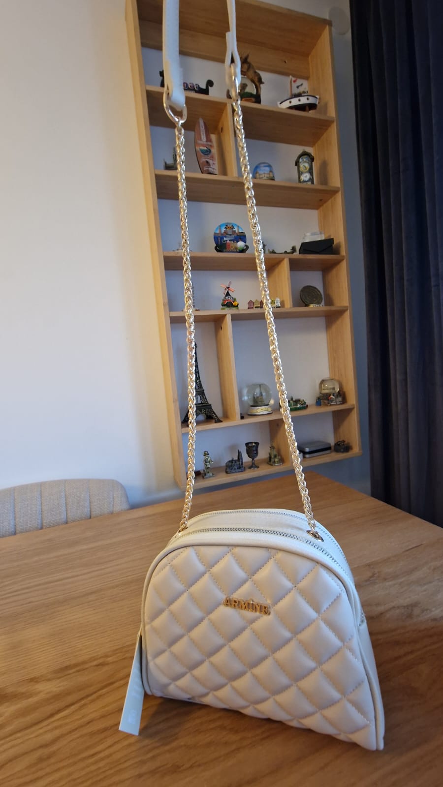 Armine quiltad väska beige