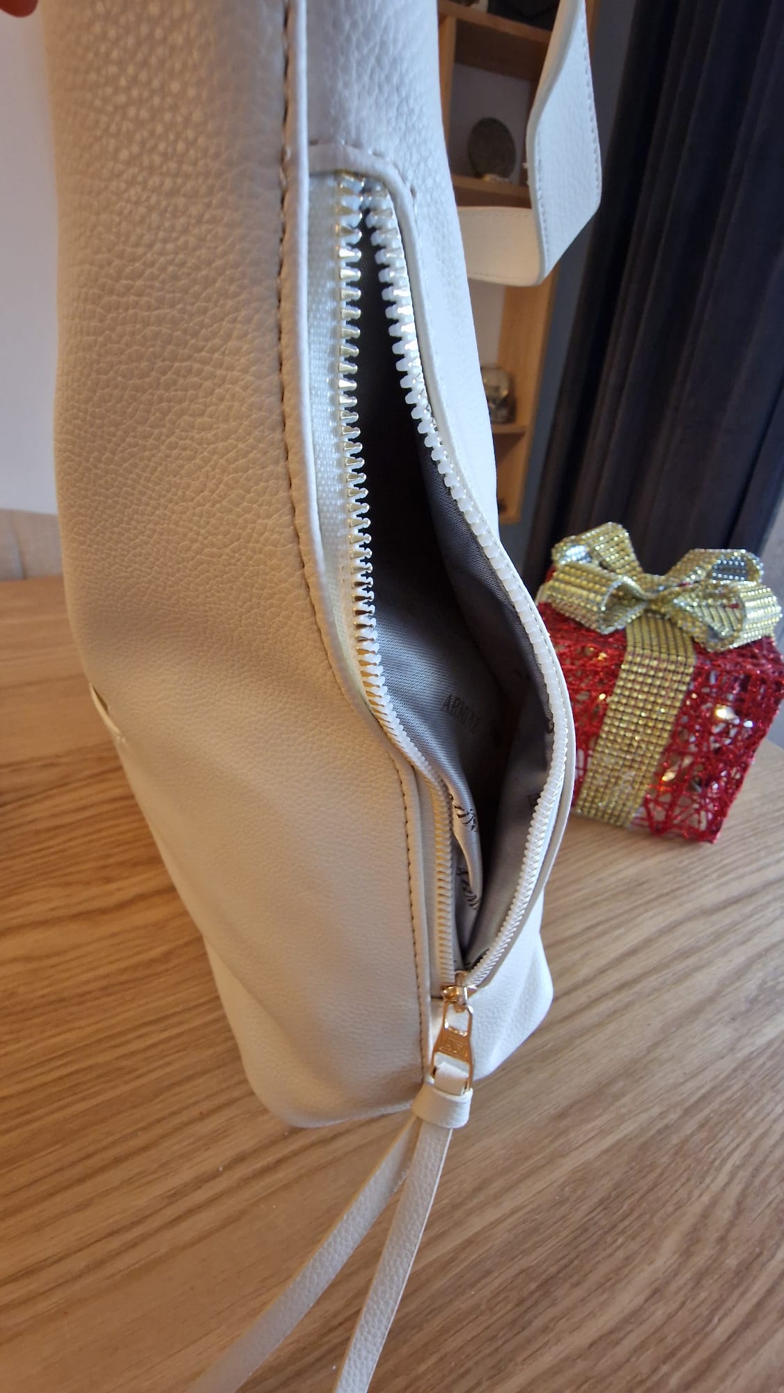 Armine student väska kräm