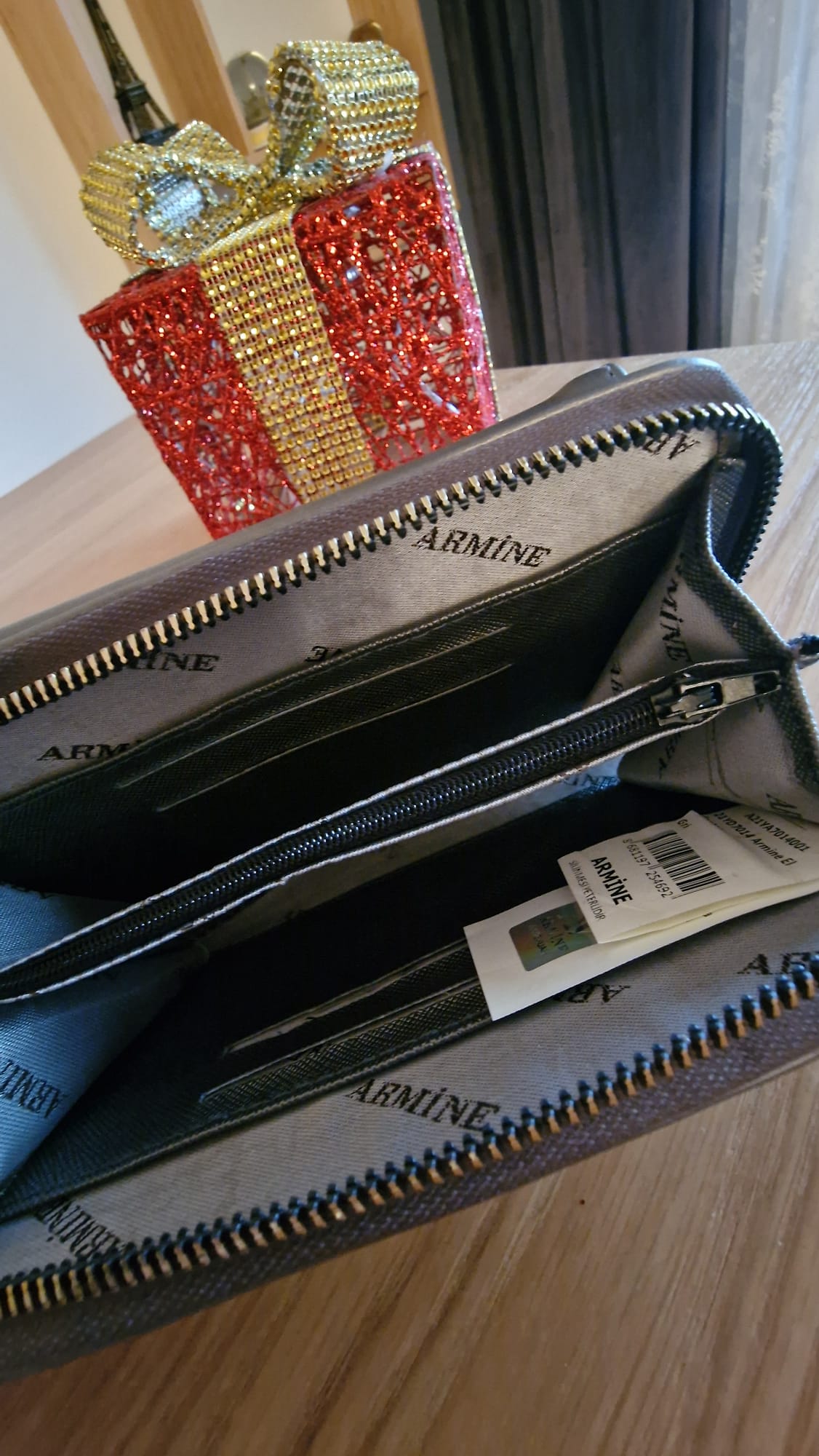 Armine mobiltelefonväskor grått