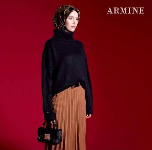 Armine svart tröja