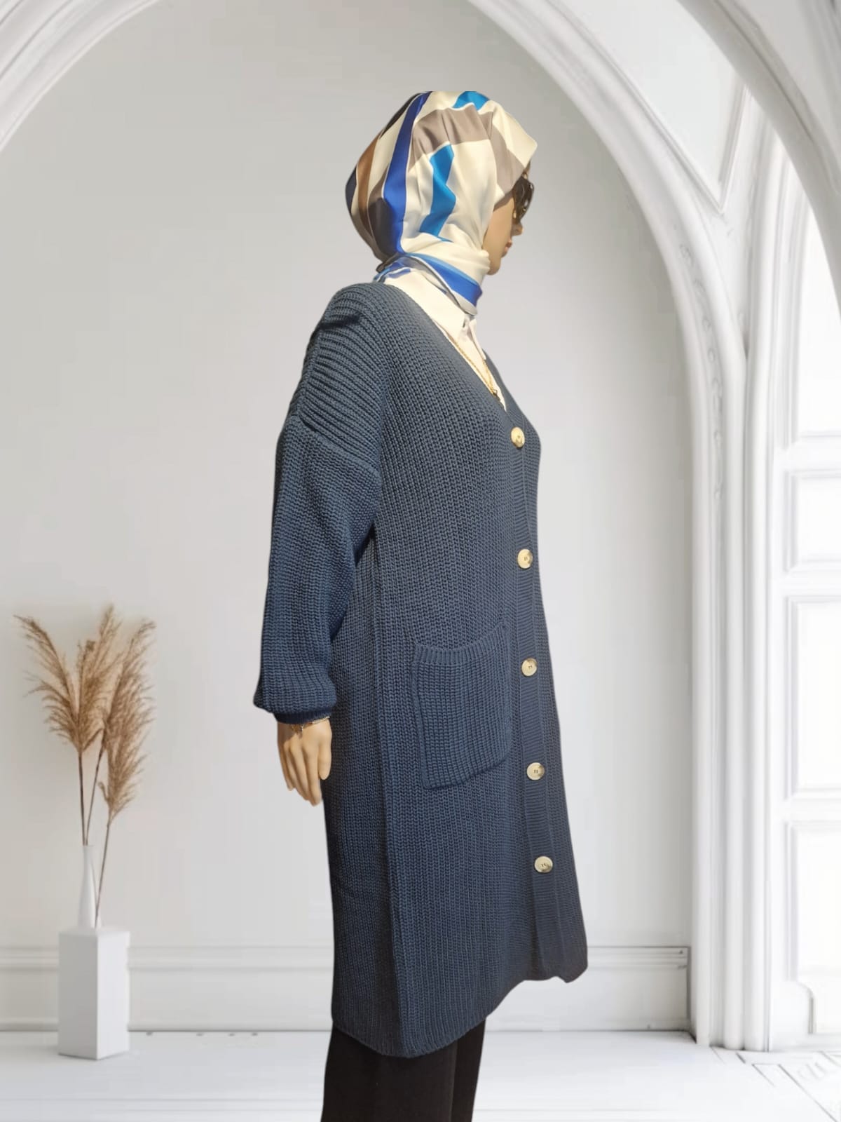 Armine kofta med knäppning.