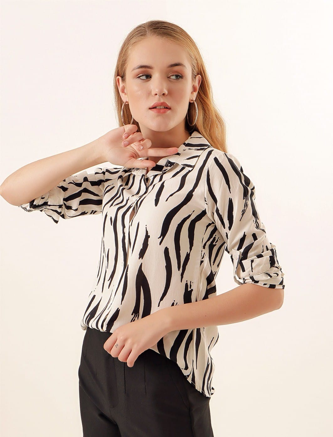 Bigdart krämskjorta