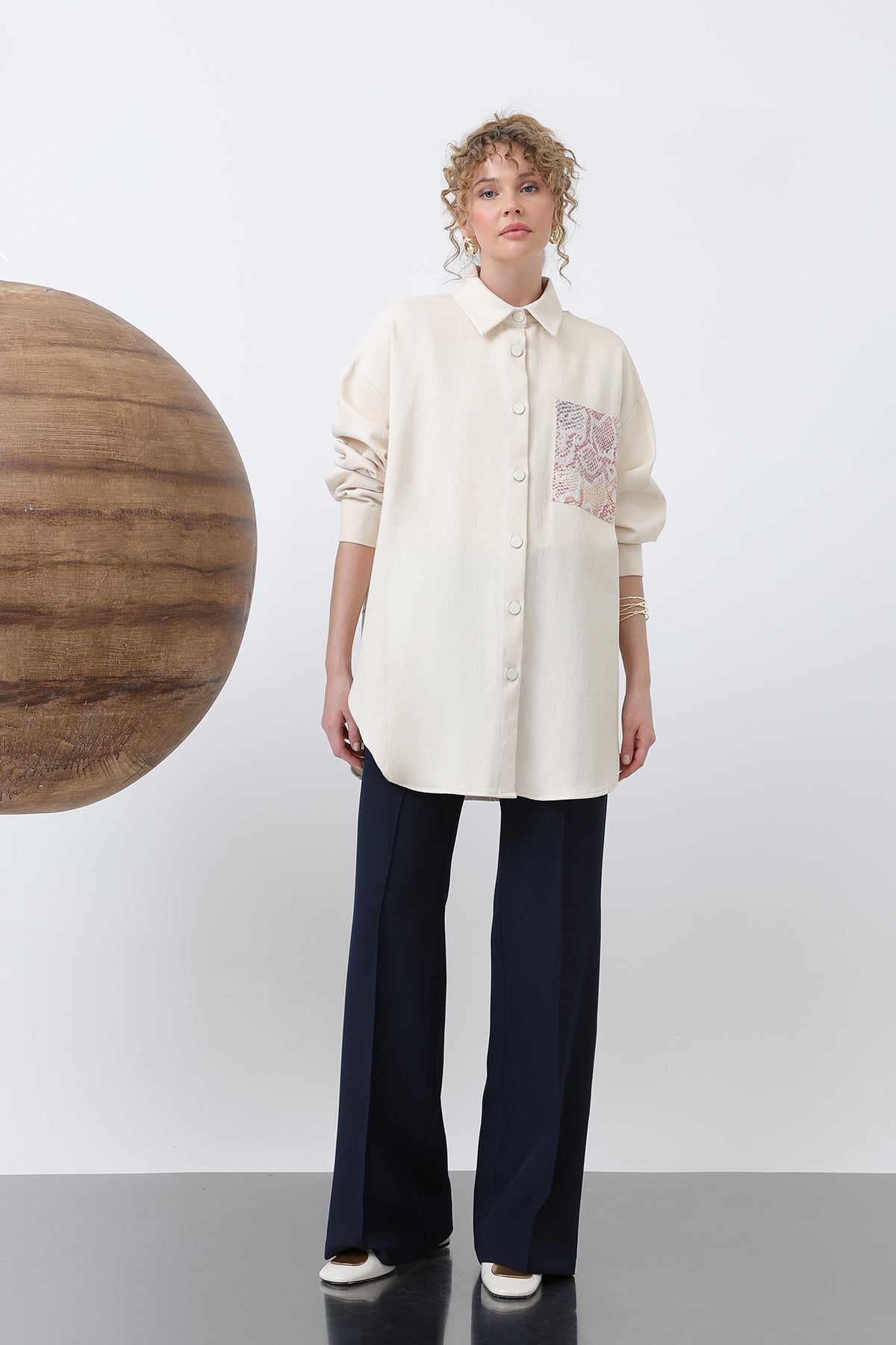 Puane broderad skjorta