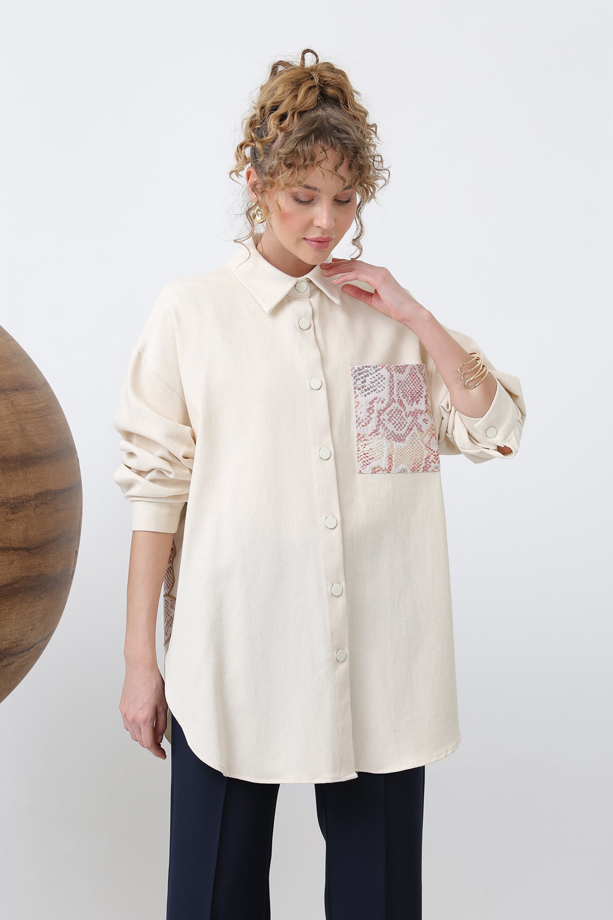 Puane broderad skjorta