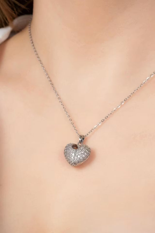 Silverfärgat hjärta halsband