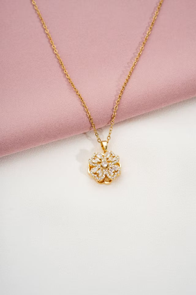 Guldpläterad virvlande blommamotiv stenhalsband