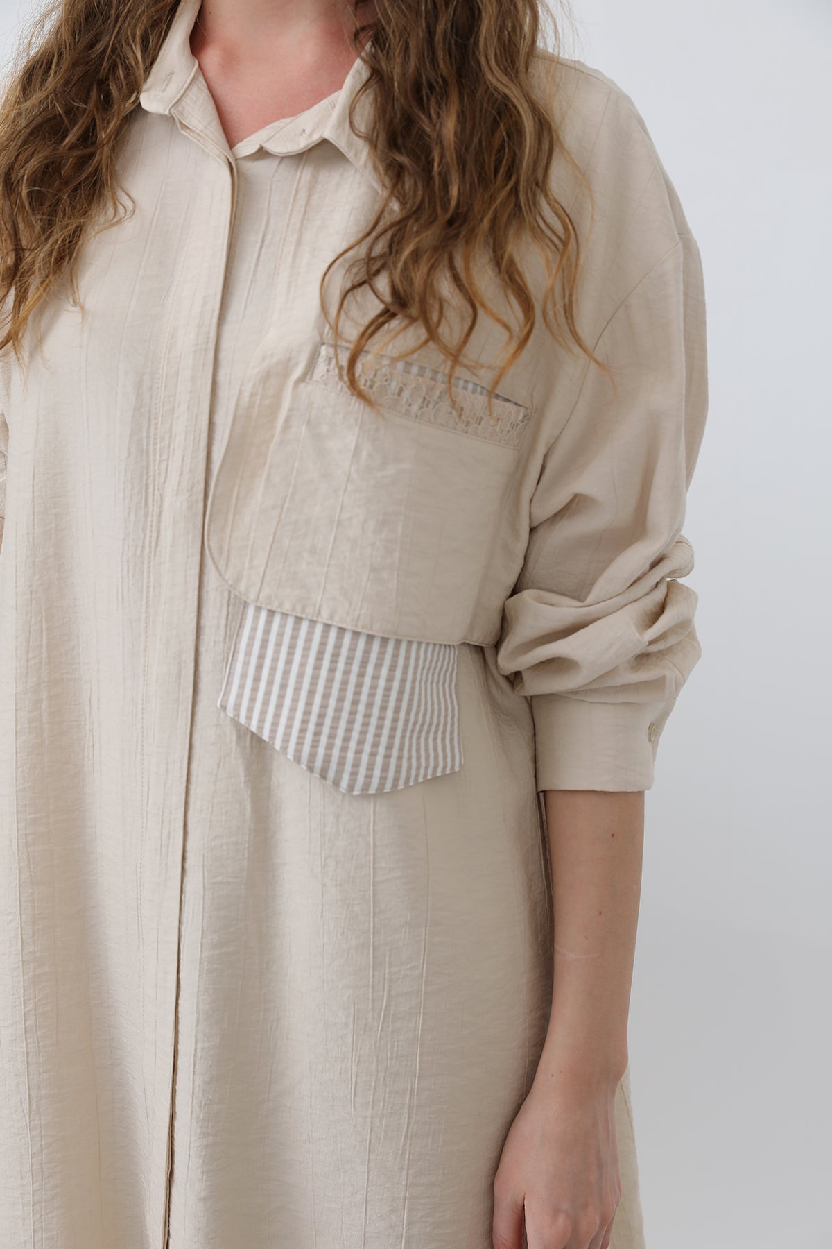 Axelbandage med detaljerad byxa - Beige