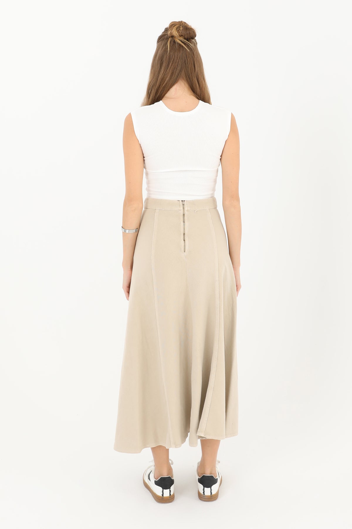 Kjol med broderad gabardin och utsvängd passform för kvinnor