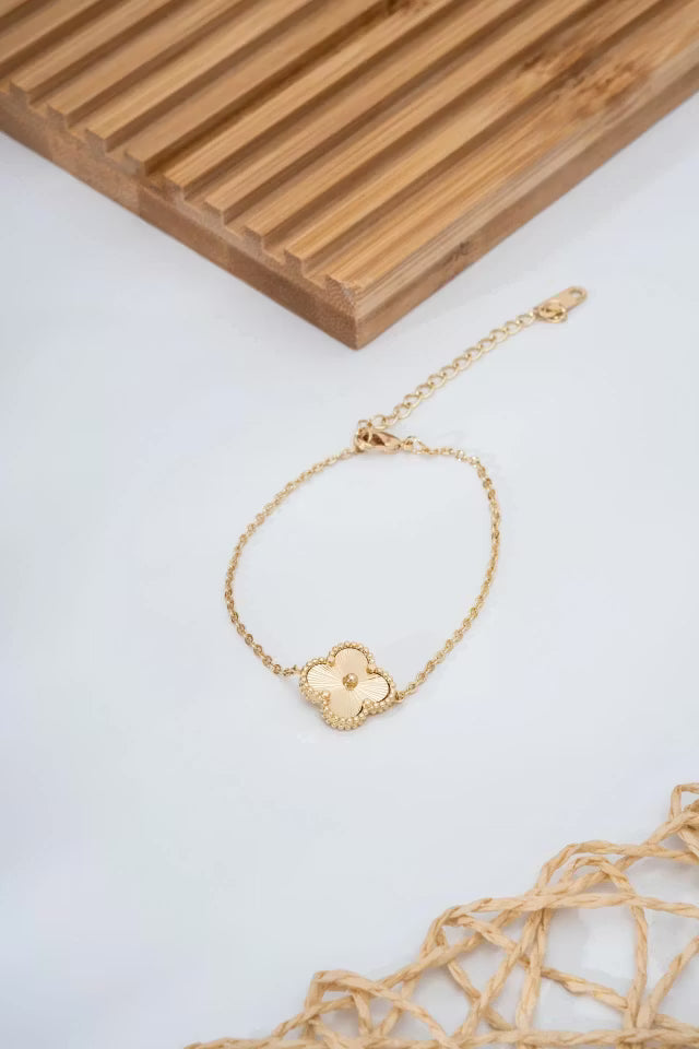 Minimalt blommönstrat stålarmband