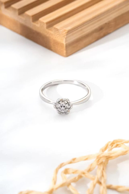 XUPING Stone Detaljerad Flower Figured Silver Färg Dam Ring