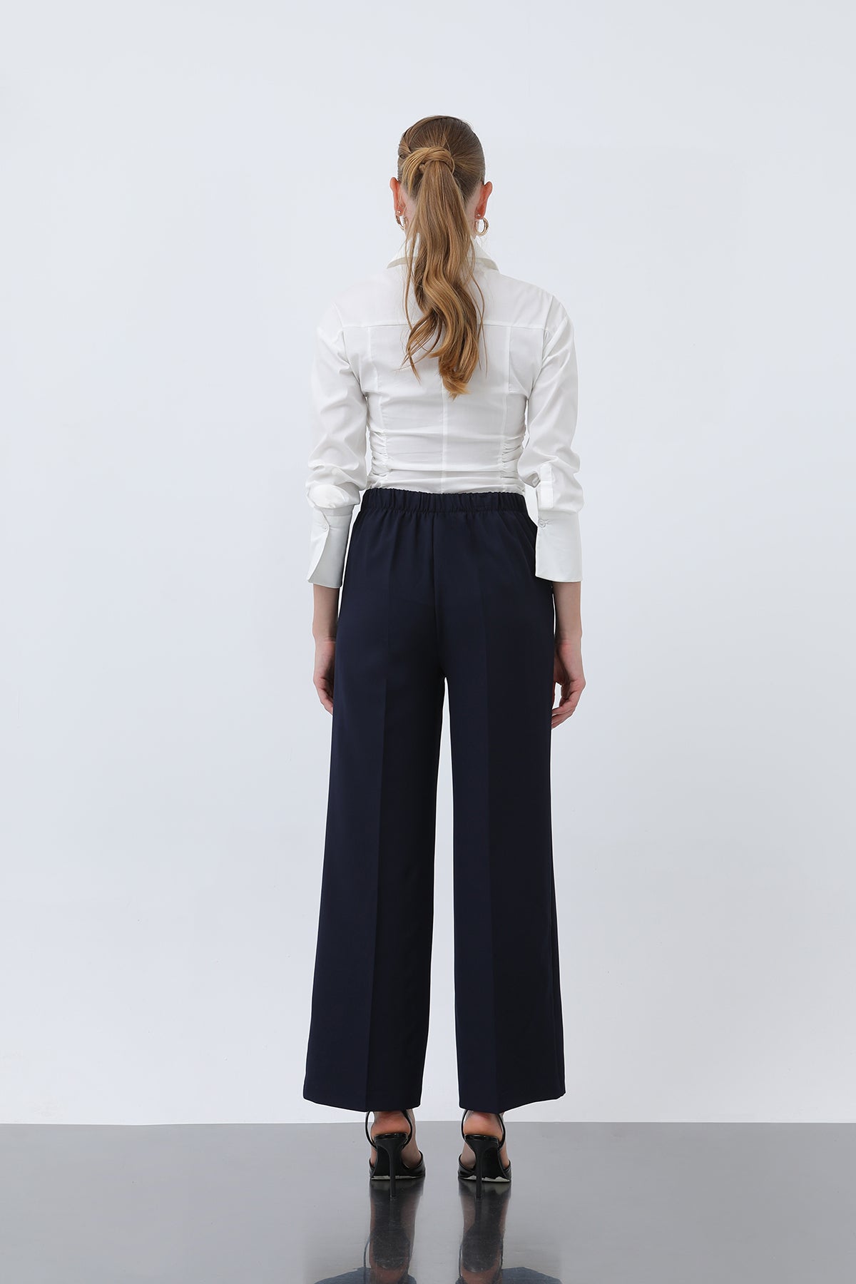 Rak skurna byxor för kvinnor mörkblå