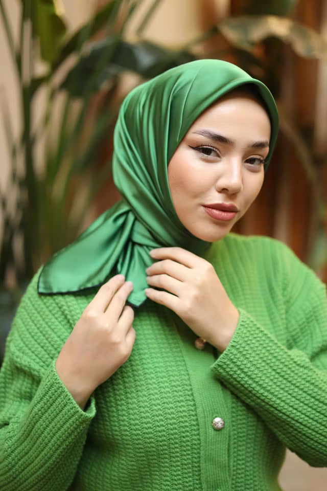 Silk Home Enfärgad Micro Satin Scarf 28013-14