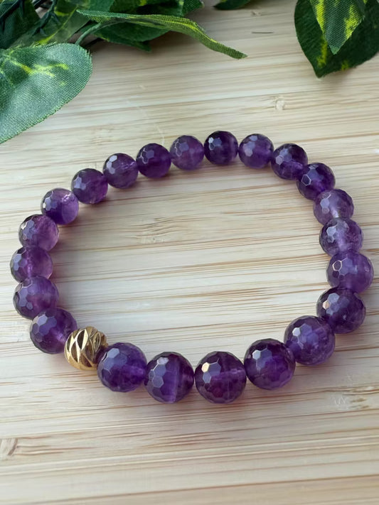 Lila ametists armband med guld pärla (8mm)