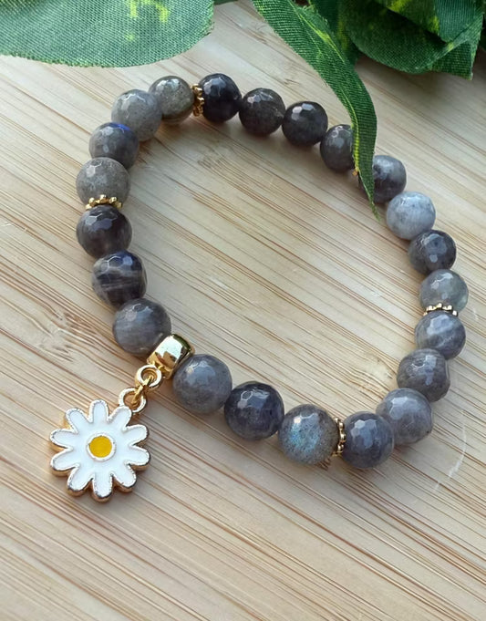 Grå labradorit stens armband med prästkragefigur (8mm)