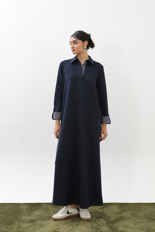 Marinblå enfärgad klänning med polokrage